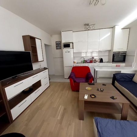 Skopje Contemporary Apartment Exterior photo
